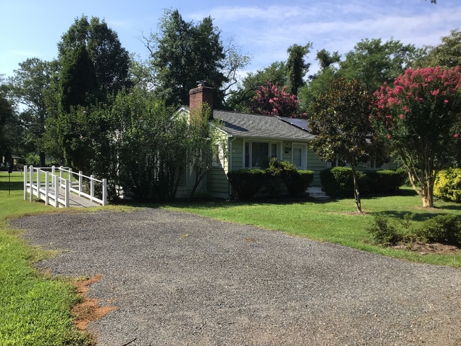 Building Photo - 43855 Bardmore Way Rental