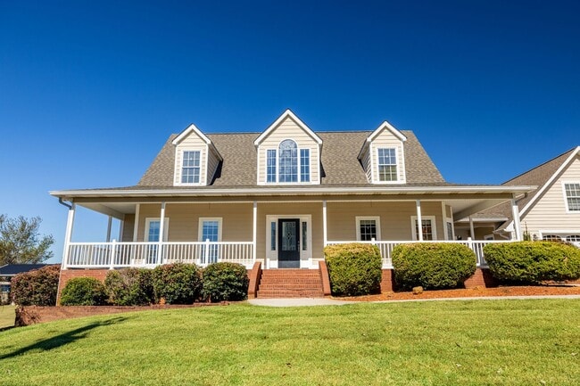 Building Photo - Greenback 37742 - 4 bedroom, 4.5 bath home - Contact Jeremy Logan (865) 307-2273