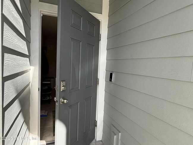 Photo - 5885 Creekside Crossing Dr