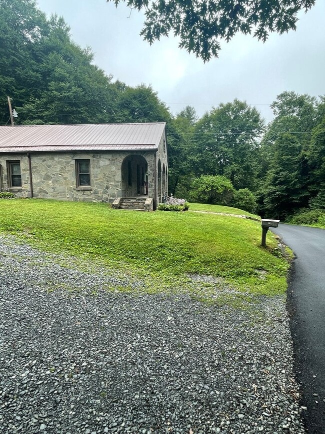 Photo - 296 Middle Fork Rd