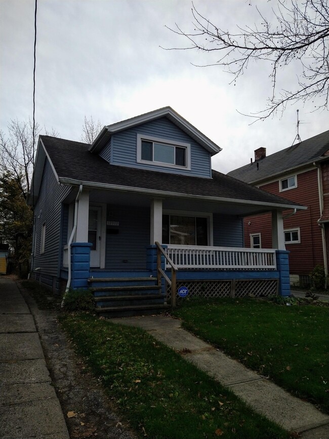 Photo - 10910 Revere Ave Casa