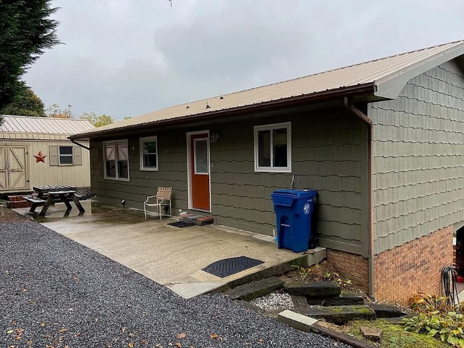 Photo - 107 Pebblebrook St