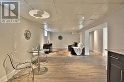 Photo - 25 Elgar Ave