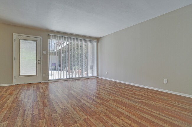 Photo - 229 Westmoreland St Unit 3