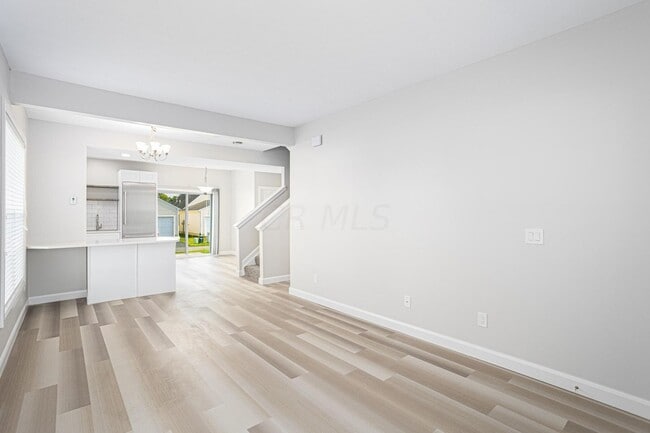 Photo - Townes of West Albany Unidad 6152BASS