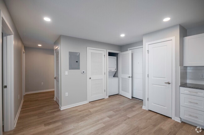 3BR, 2BA - 1,132SF - Entrance - New Trail Plaza