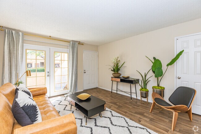 1BR, 1BA - 650SF