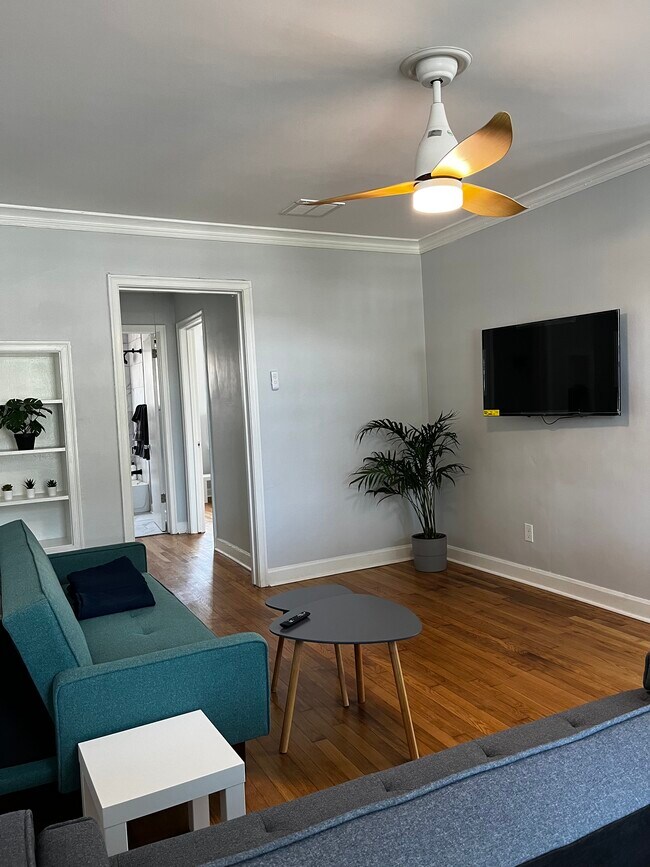 Photo - 2405 Eastwood Ave Townhome