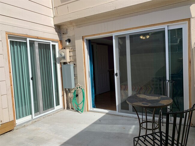 Photo - 13038 Leader St Unidad 990