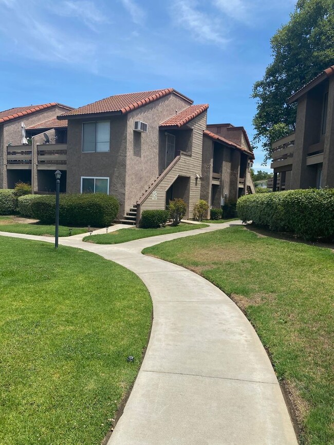 1 Bedroom 1 Bathroom Condo in Corona - 1 Bedroom 1 Bathroom Condo in Corona