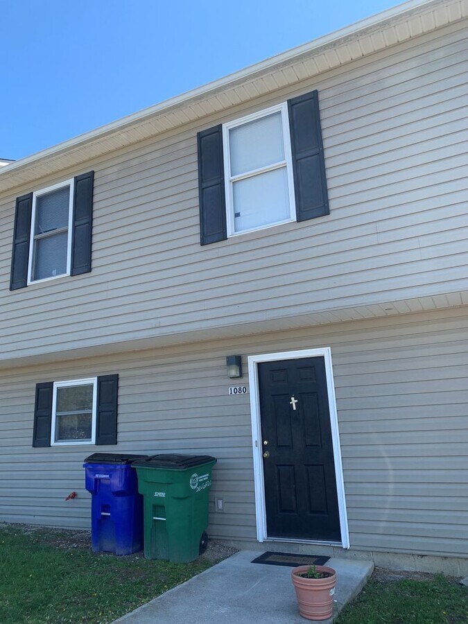 Photo - 1080 Long St