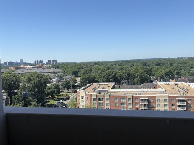 Photo - 4141 Henderson Rd Unit 1009