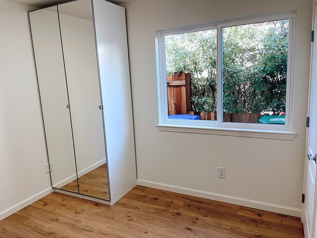 bedroom #2 - 1008 Ridgeview Dr Unit #2