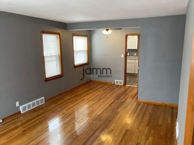 Photo - 6099 Ridge Rd