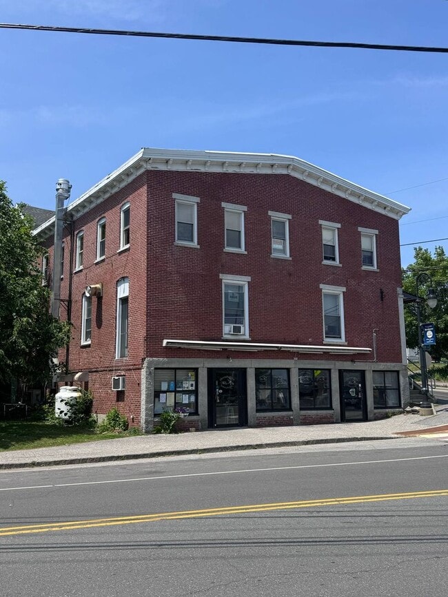 Building Photo - 2 Main St Unit Commercial Studio Rental