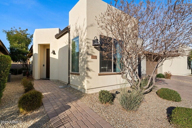 Photo - 678 E Cobble Stone Dr