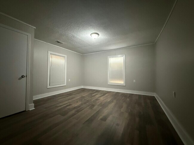 Photo - 705 Harahan Rd