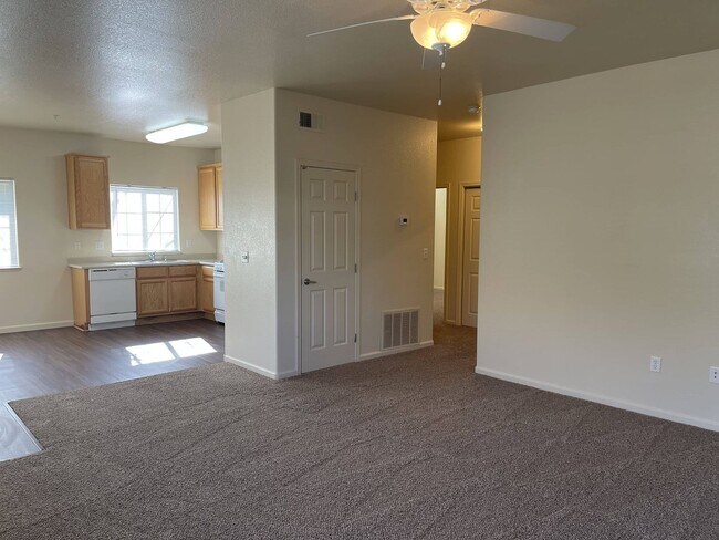929 Featherside Way Unit #1