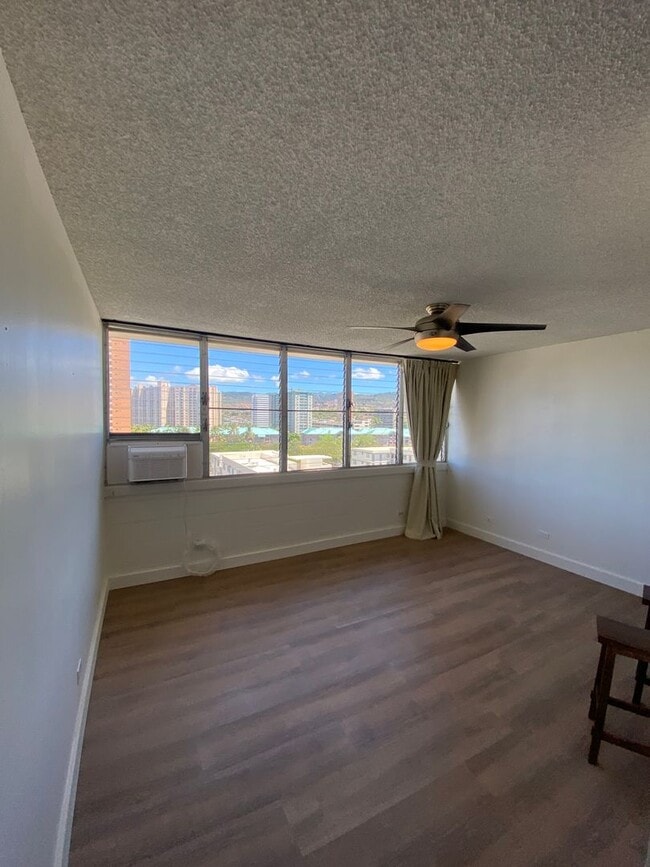Building Photo - Convenient and upgraded 2 bedroom 1 bath, ... Unit 606 Rental