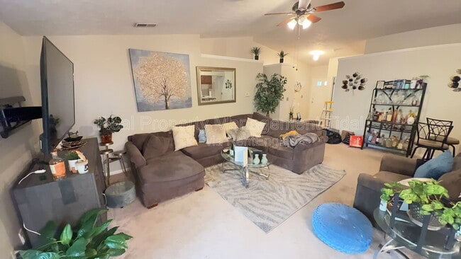 Photo - 467 Springmont Ct