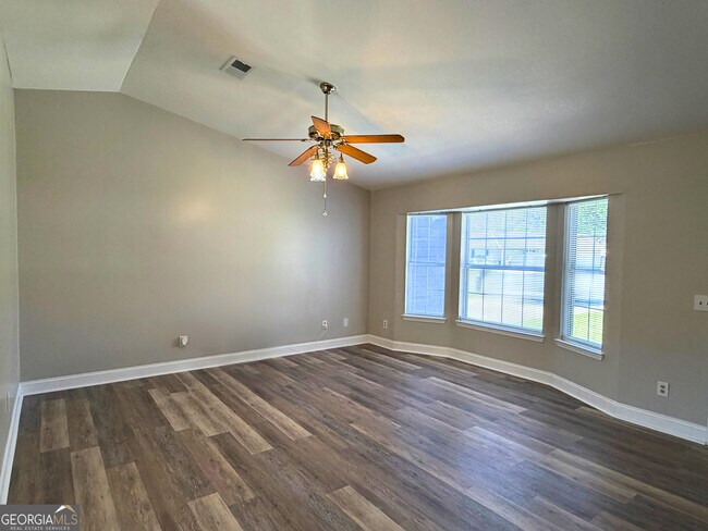 Photo - 102 Driftwood Ct