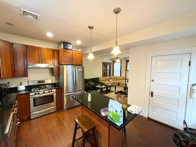 Building Photo - 6 Oswald St Unit 1