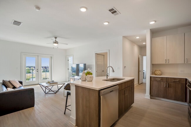 Beautiful common area - The Harbor At The Barracks