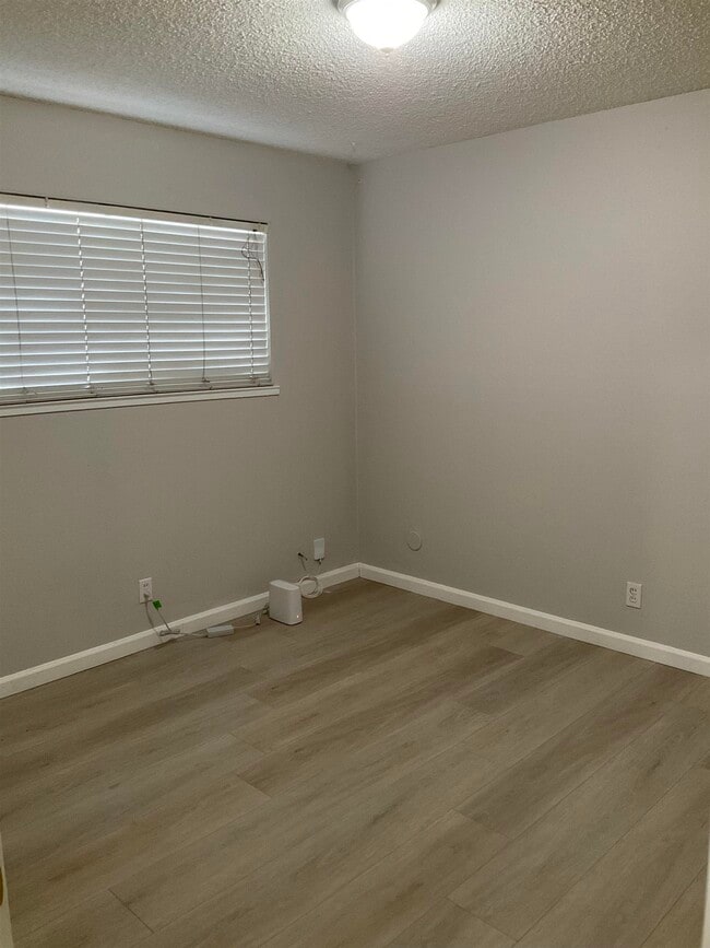 Photo - 1108 W 5th St Unit 2