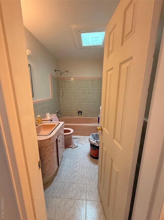 Photo - 61-12 70th St