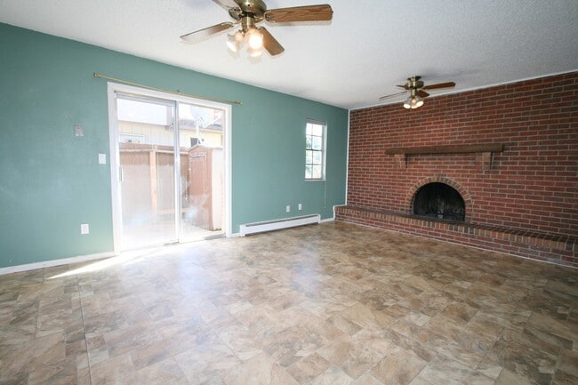 Photo - 3 Bedroom condo in quiet community!