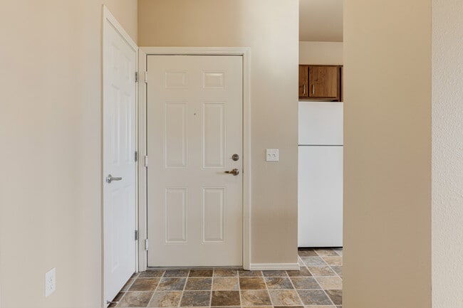 2BR, 2BA - 928SF -Entrance - Hawks Point Apartments