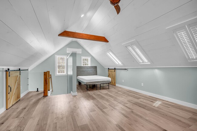 Photo - 10 Wallace Brook Rd