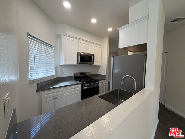 1127 Glenville Dr Unidad 2