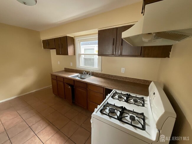 60 Glenn Dr