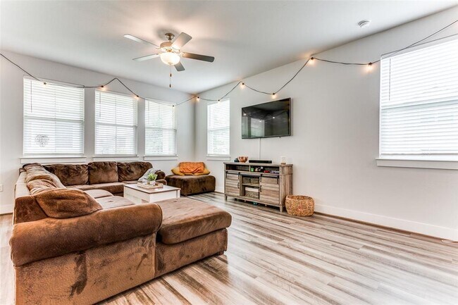 Photo - 7400 Wynkoop Ct