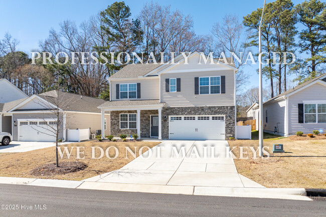 Photo - 1018 Saddlebrook Dr House