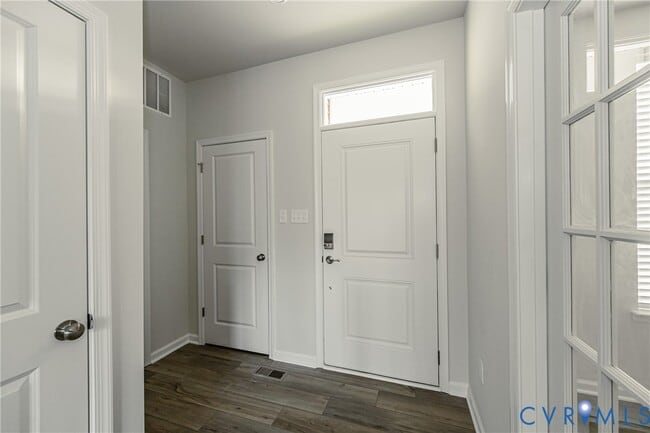 Photo - 6467 Fennec Run