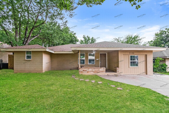 Building Photo - 1100 Locust Dr