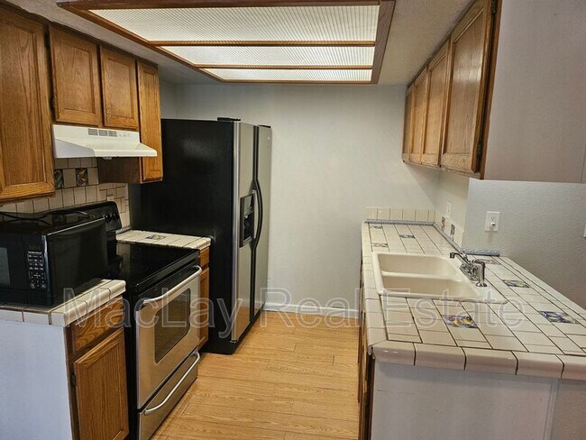 Photo - 520 N Stapley Dr