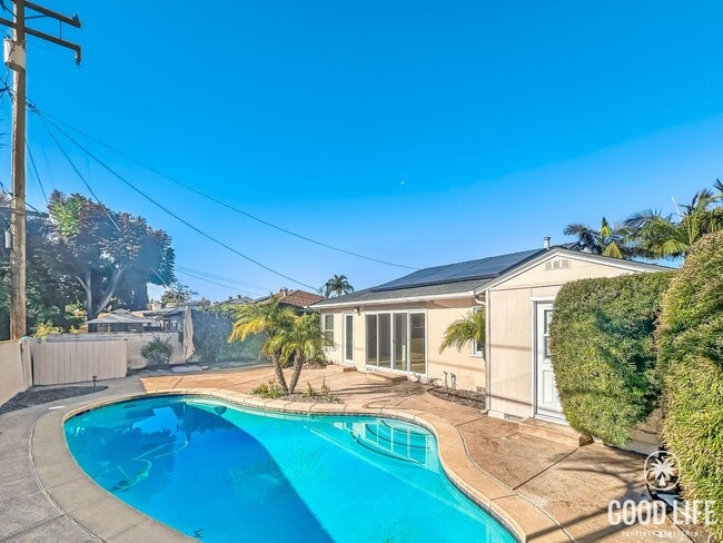 Building Photo - Great 3B/2BA House in Allied Gardens with a Pool!