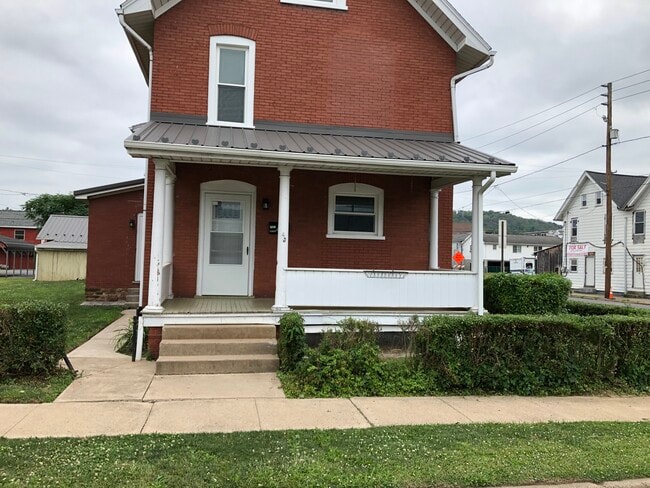 Photo - 43 E Bald Eagle St