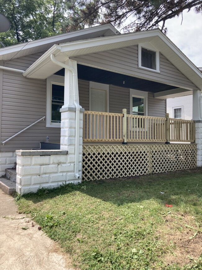 Photo - 308 E Virginia Ave