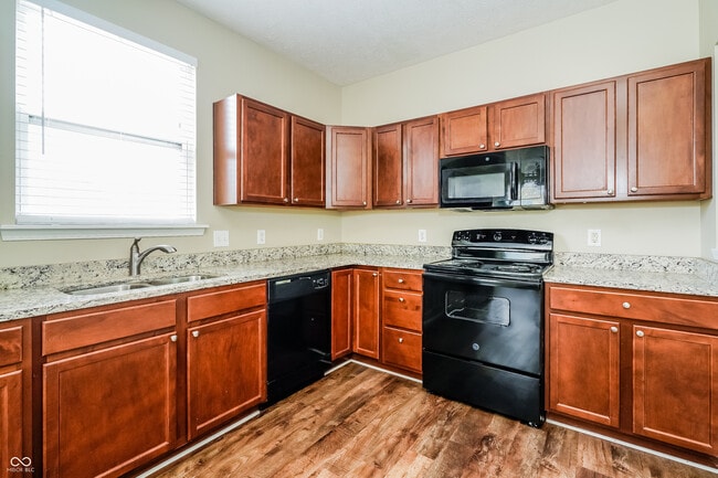 Photo - 2934 Wade St