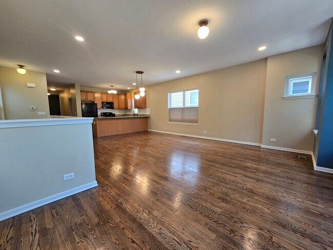 Photo - 1844 N Lockwood Ave Unit B