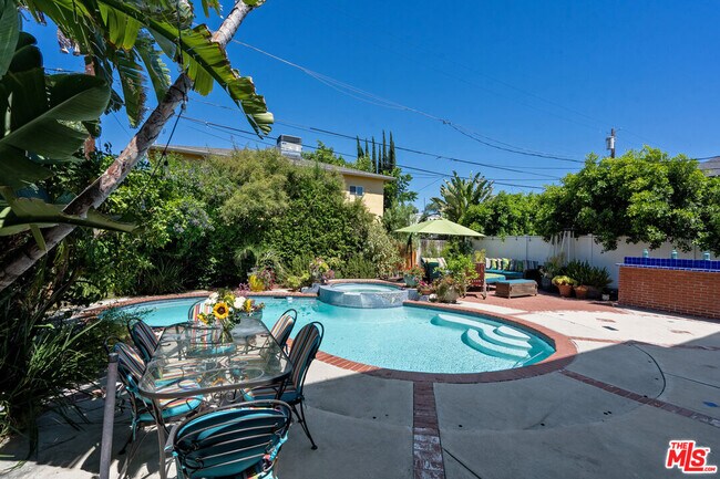 4544 Tobias Ave