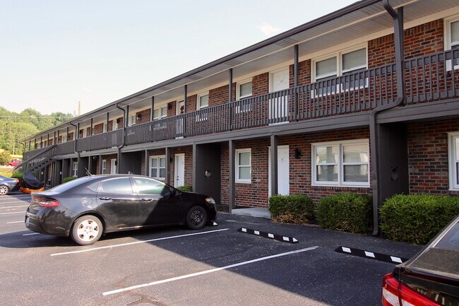 Savannah Square & Terrace Apartments