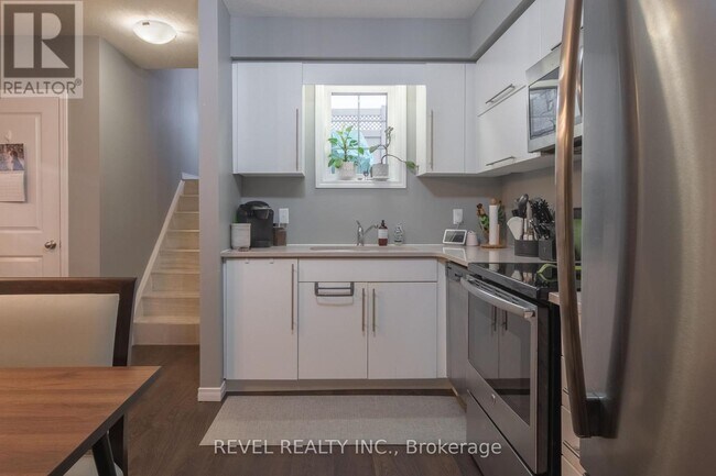 Photo - 3200 Singleton Ave