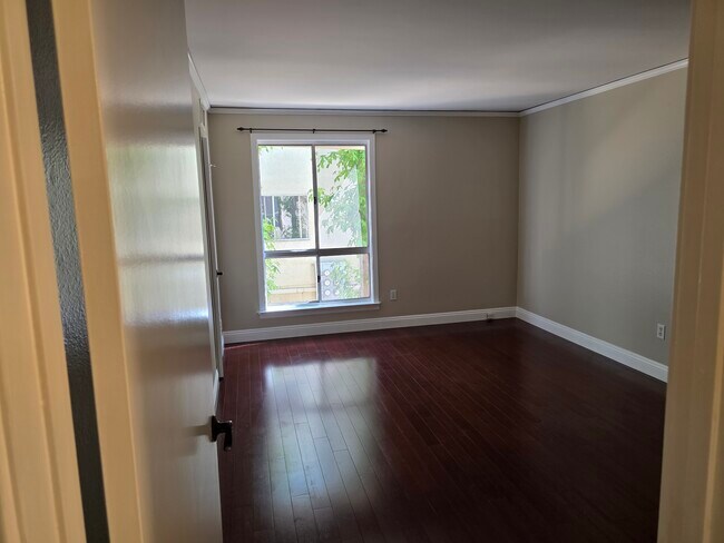 Bedroom - 330 S Mentor Ave Unit 107