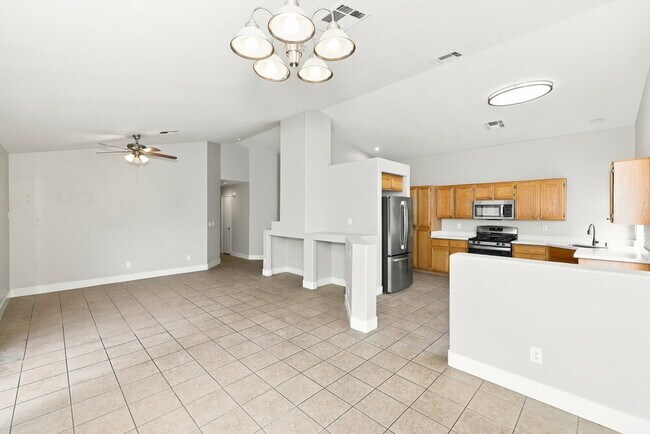 827 Golden Plata Ct