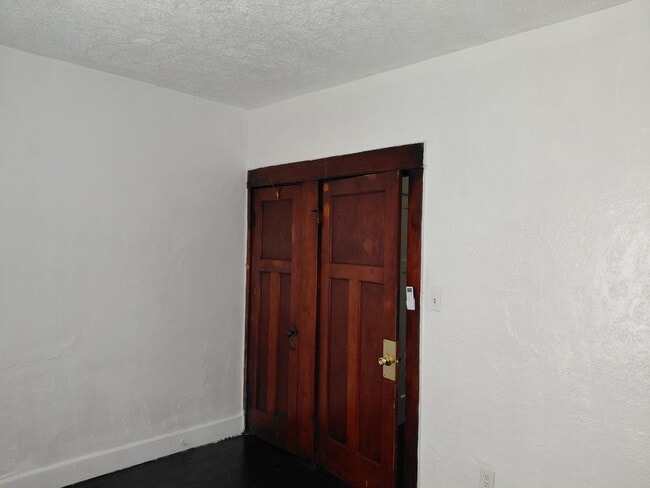 121-123 Huron Ave